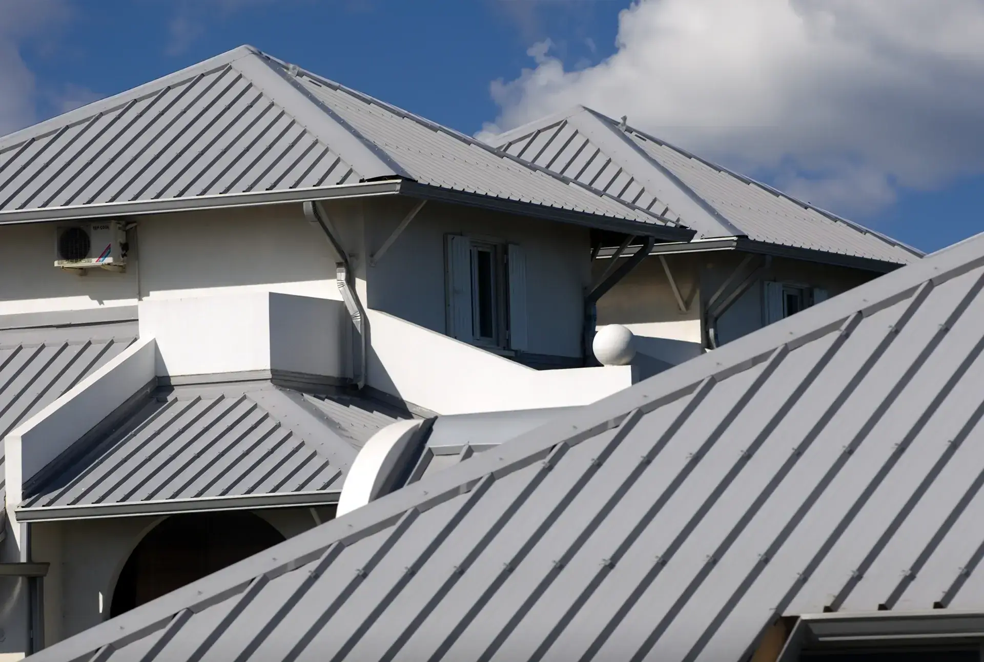 roof-services-metal-roofing